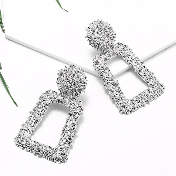 ⚜️[𝟯/$𝟭𝟴]⚜️Big Silver Quad Dangle Earrings NEW - Picture 5 of 12